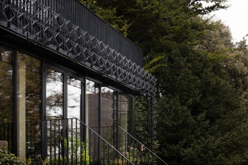 Exterior of Woven house by Giles Miller Studio