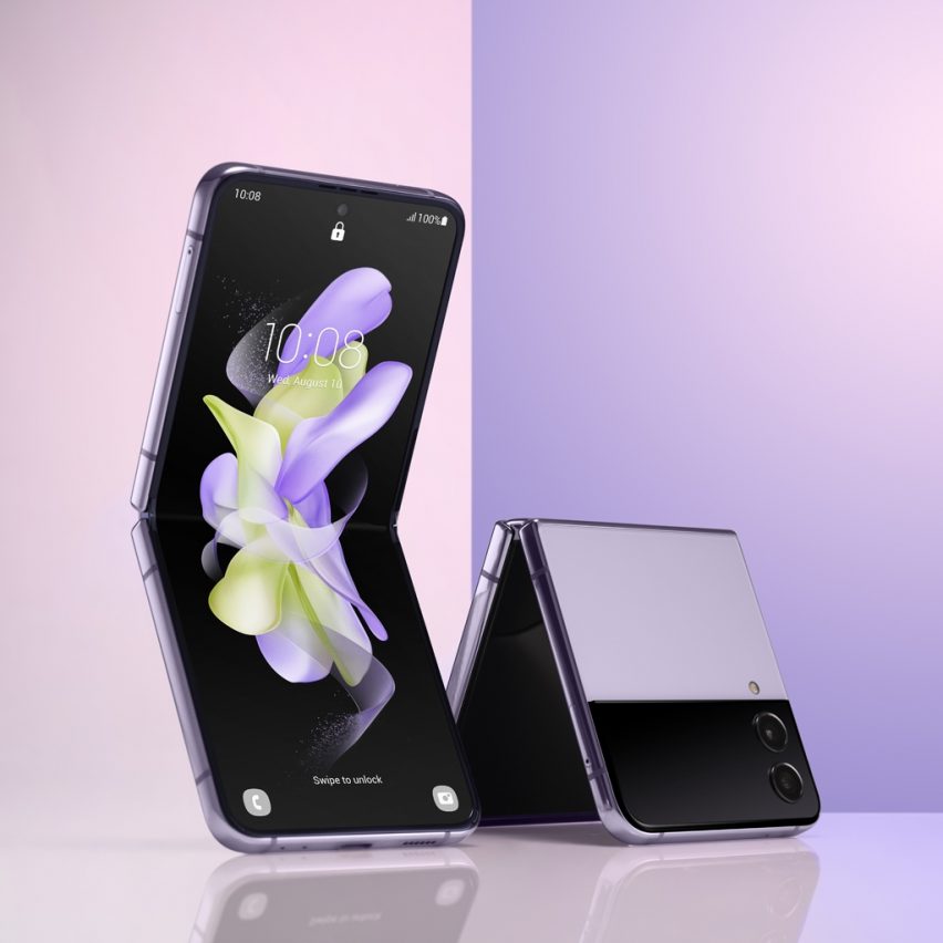 Galaxy Z Flip4 by Samsung