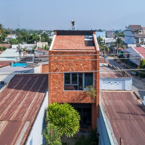 2HIEN house in Vietnam by CTA