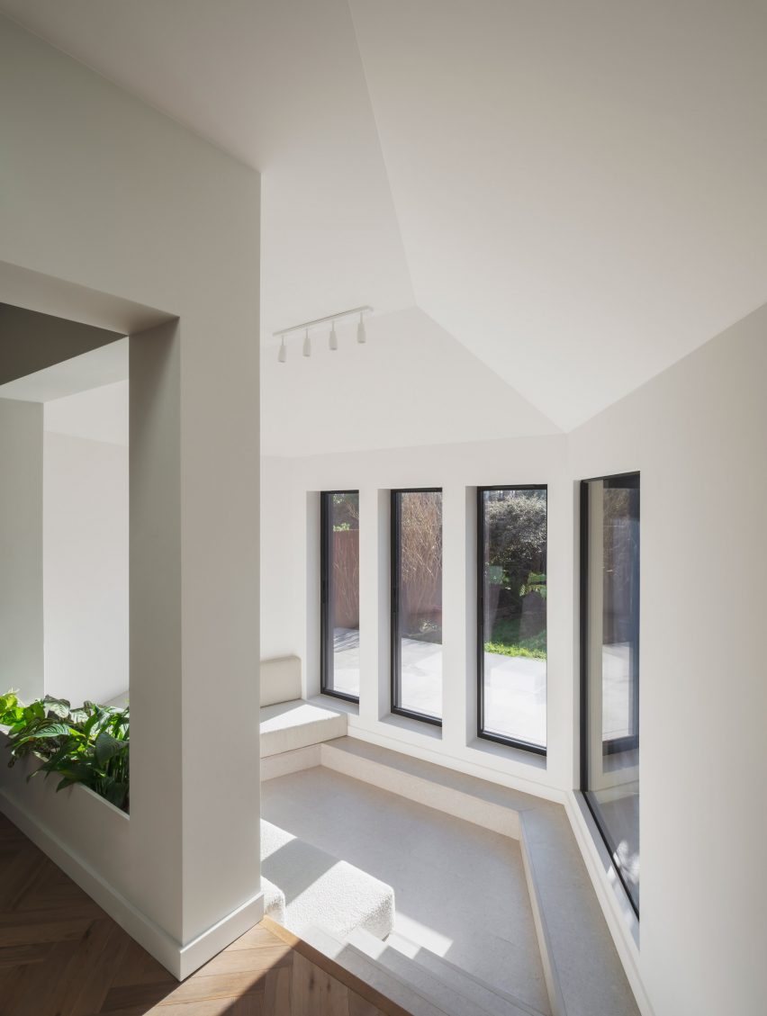 White conversation pit