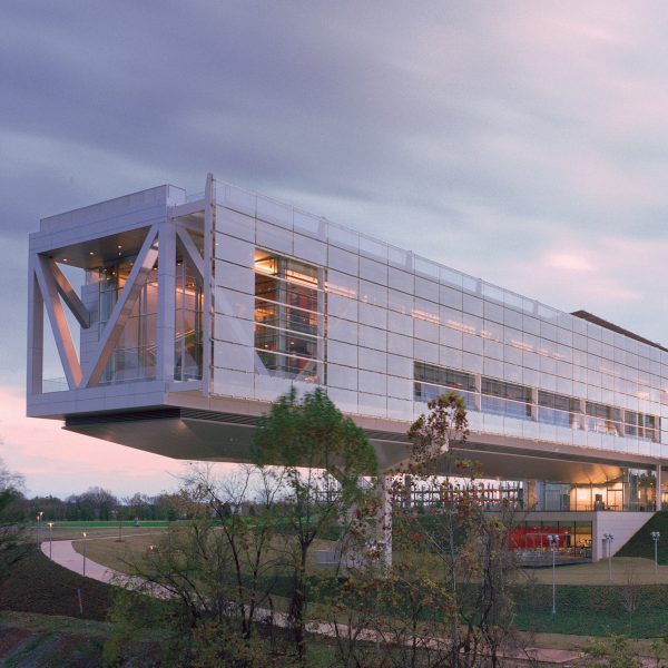 clinton presidential center at dusk