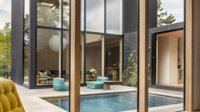 Charred-wood beach house sits among Amagansett’s dunes