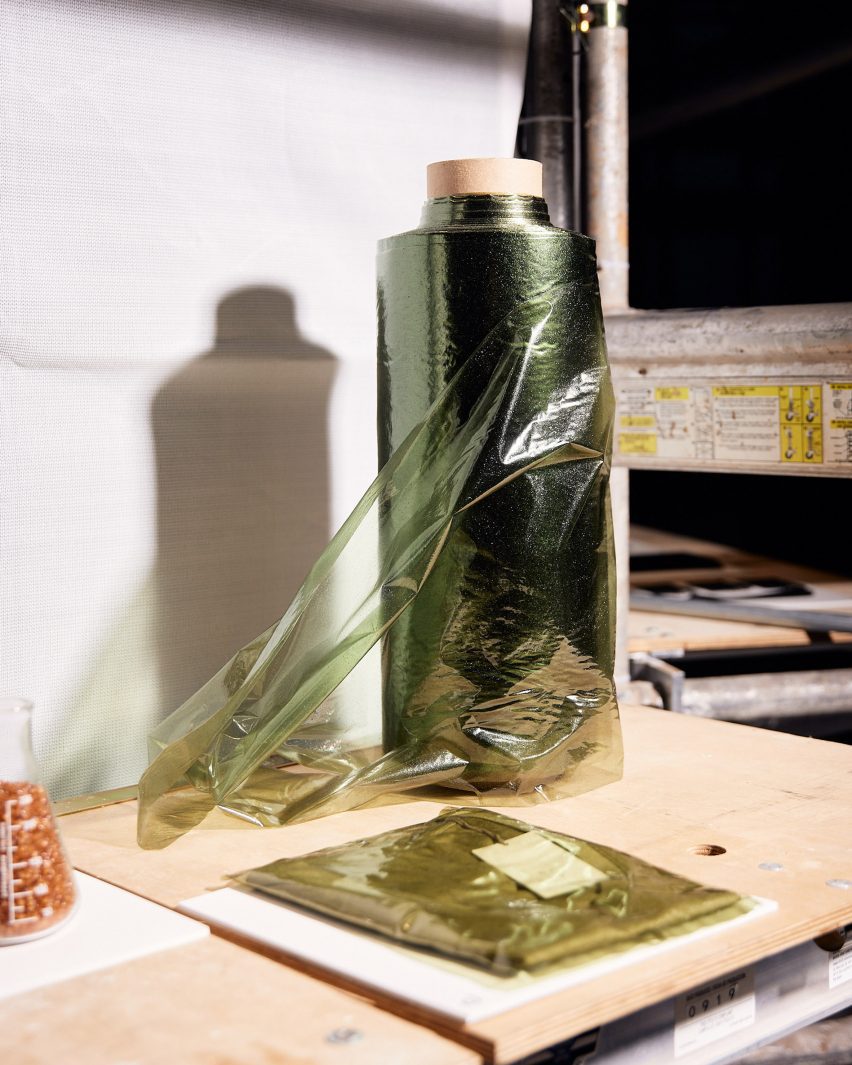 Material made of seaweed by Sway