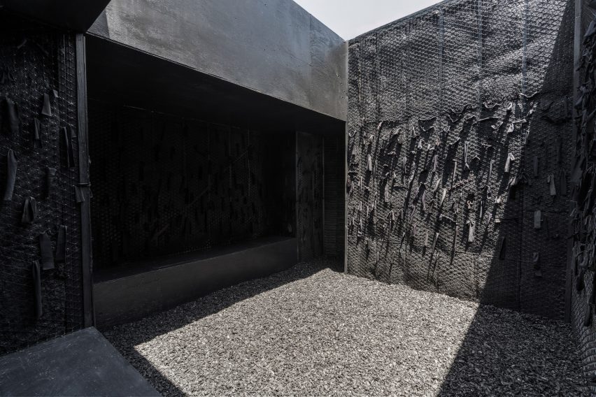 Black – Still installation Craft Contemporary Los Angeles