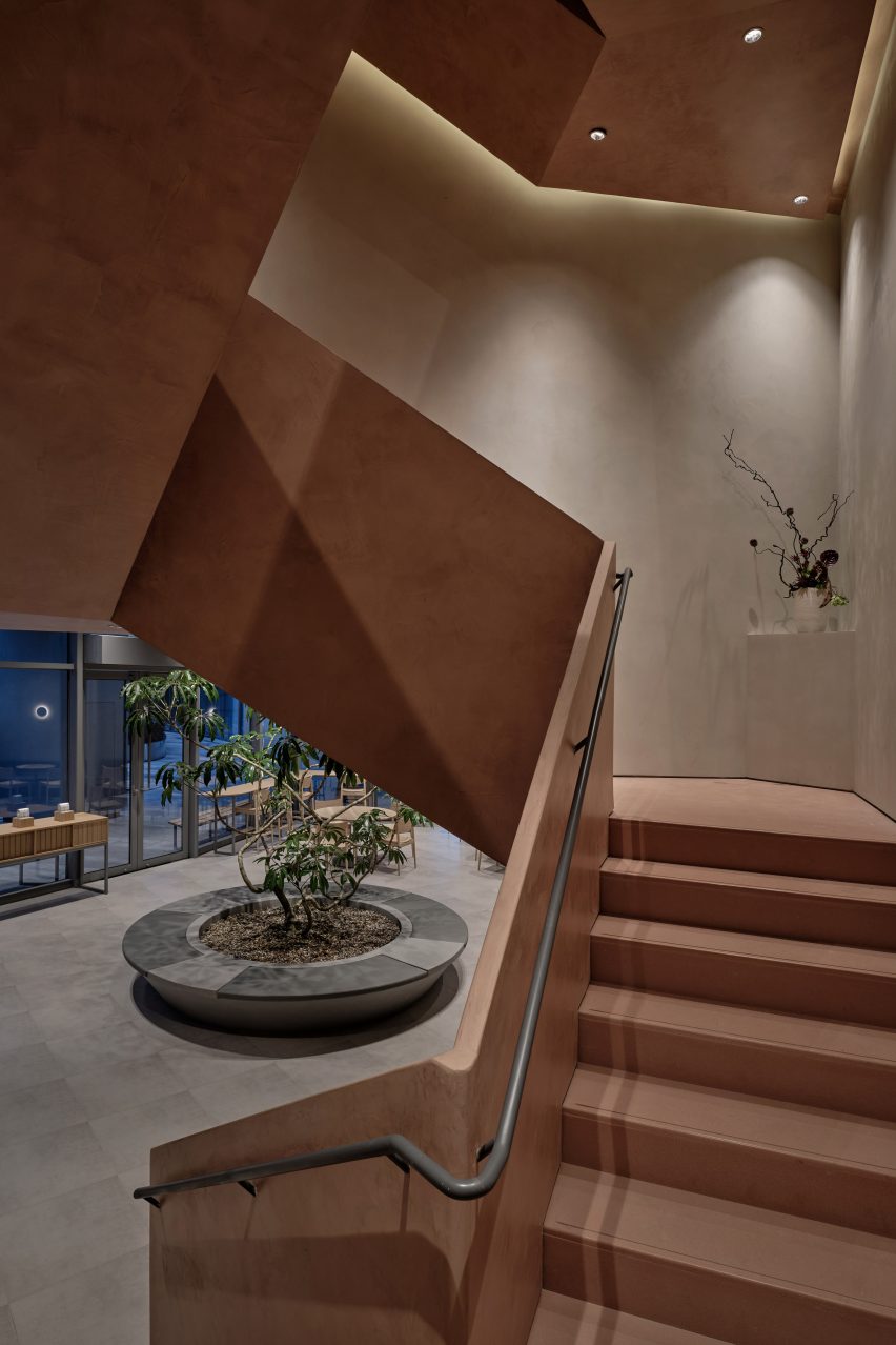 Blue Bottle Coffee Qiantan by Keiji Ashizawa