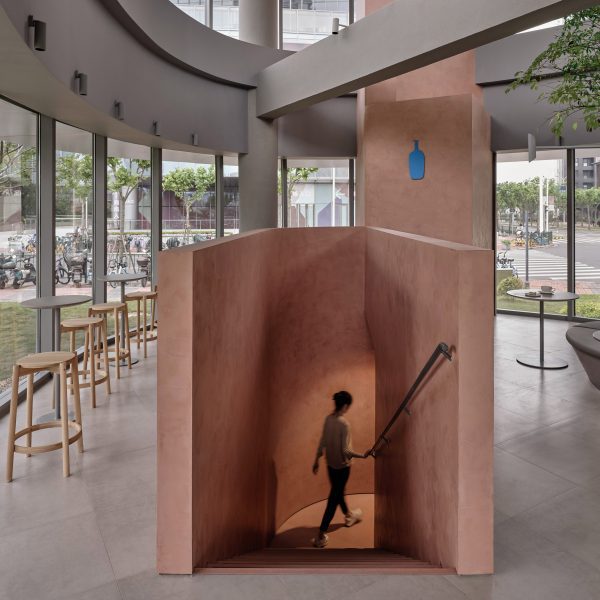 Blue Bottle Coffee Qiantan staircase