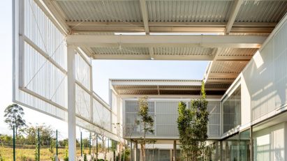 FGMF covers Brazilian house in translucent shell