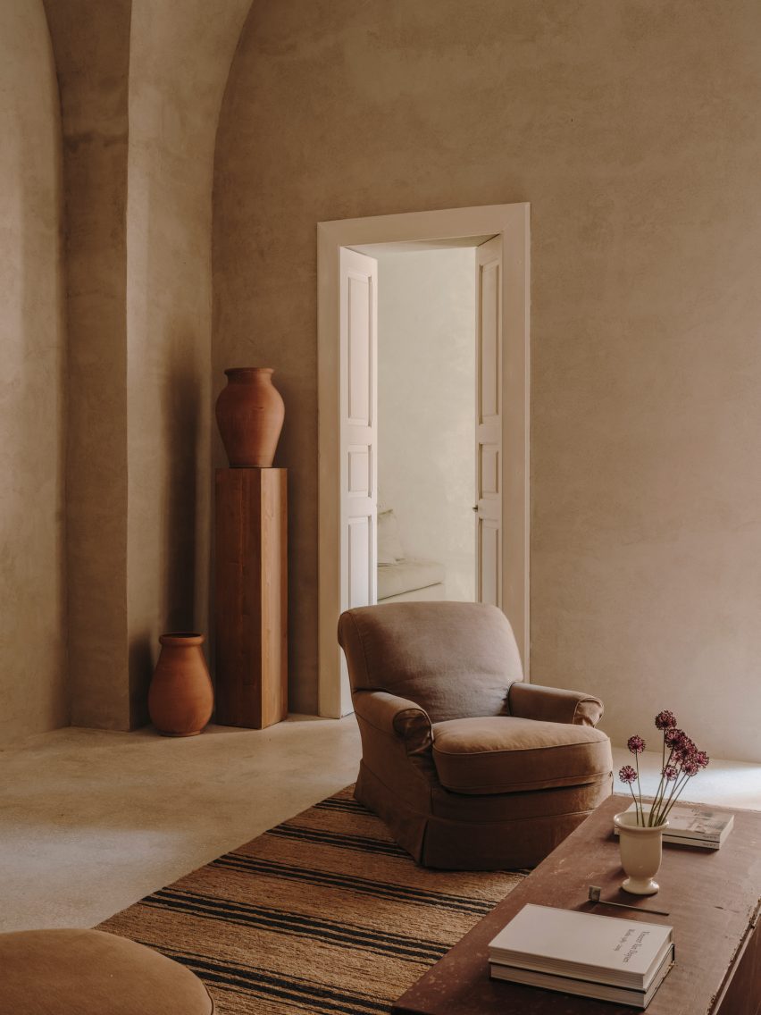 Casa Soleto by Studio Andrew Trotter and Marcelo Martínez