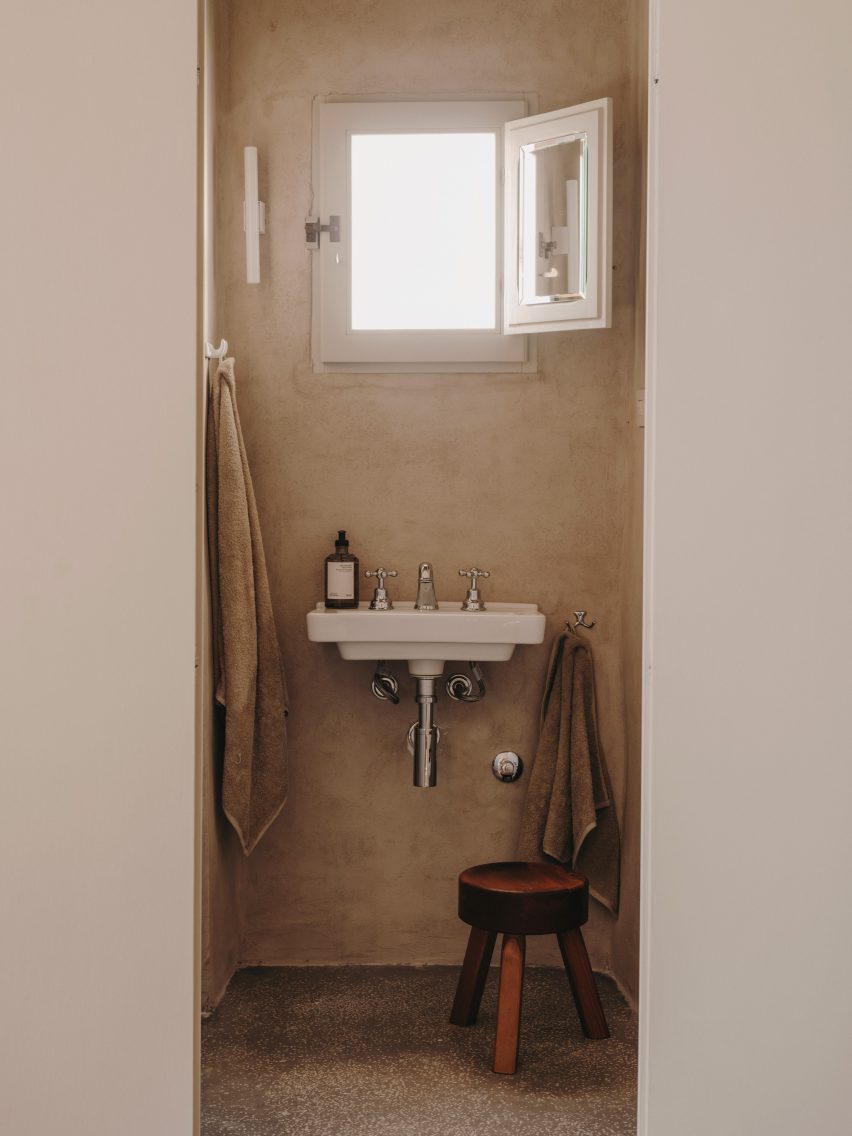 Casa Soleto by Studio Andrew Trotter and Marcelo Martínez