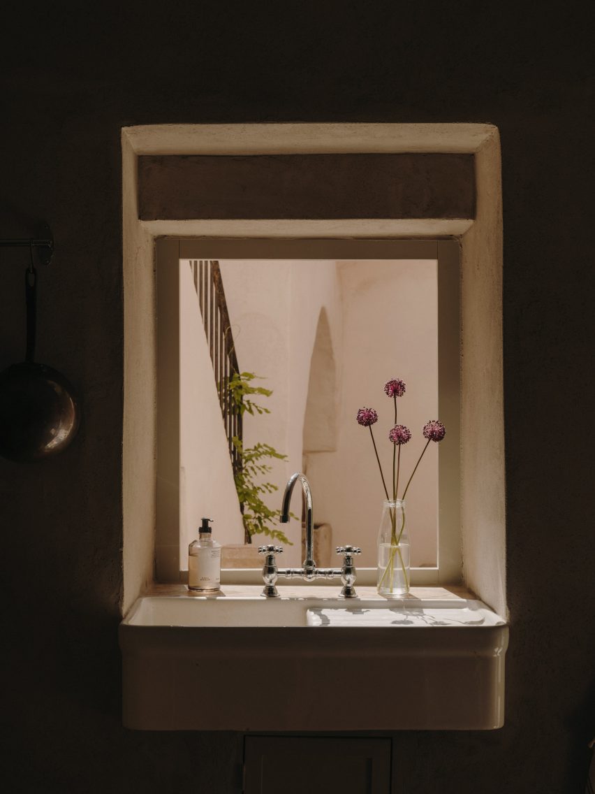 Casa Soleto by Studio Andrew Trotter and Marcelo Martínez
