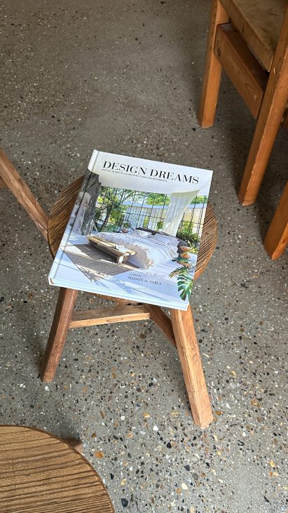 Front cover of the Design Dreams book by Charlotte Taylor