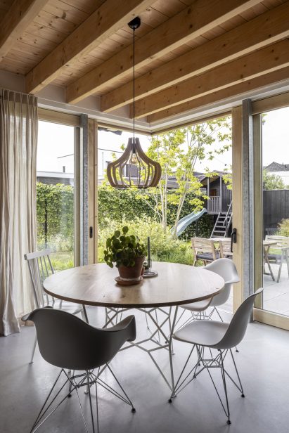 Interior photo of Lime Wash House by Chris Collaris Architects