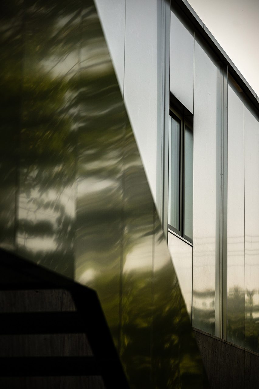 Exterior of Clifftop House by Kontextus