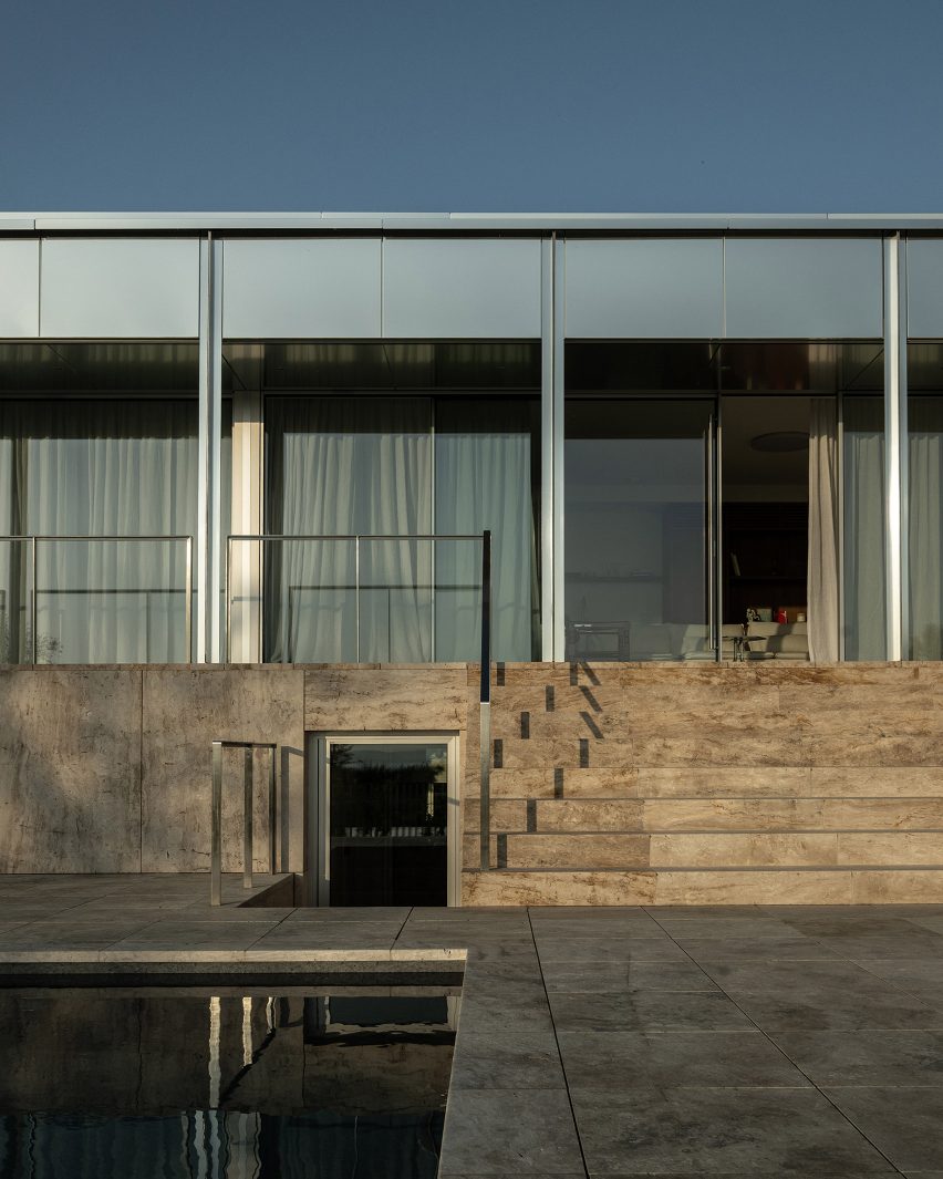 Exterior of Clifftop House by Kontextus