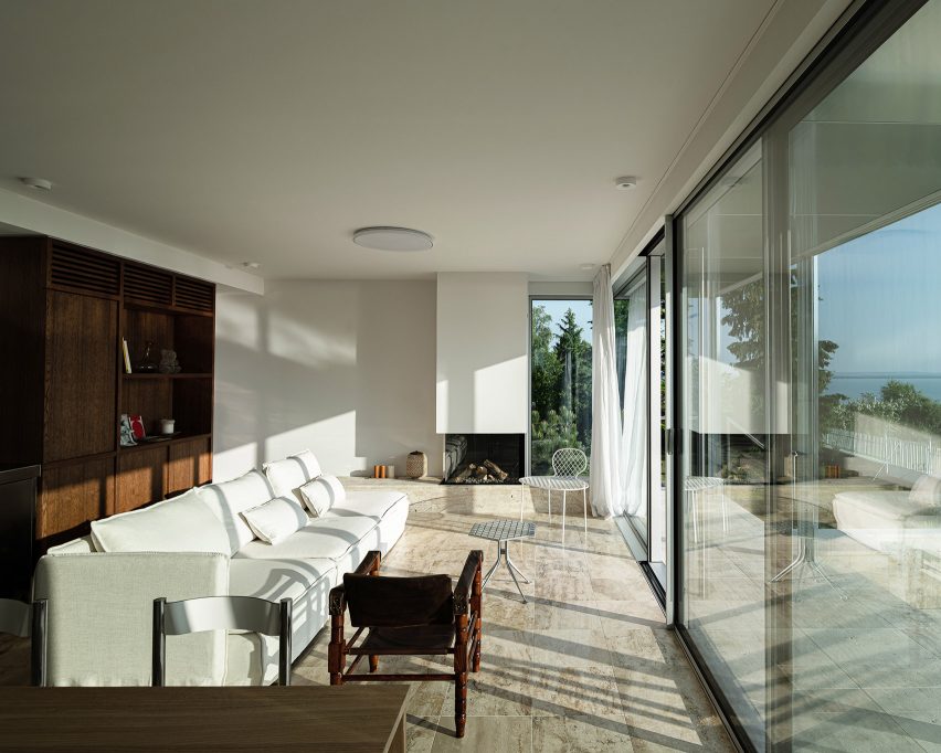 Interior of Clifftop House by Kontextus