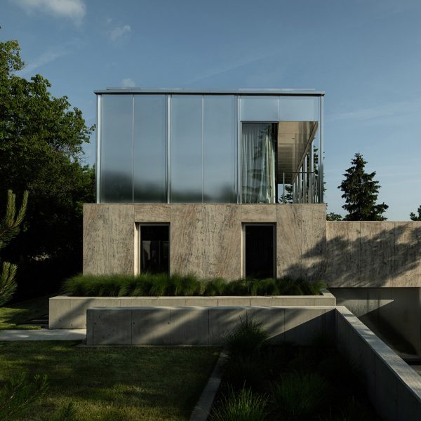 Exterior of Clifftop House by Kontextus