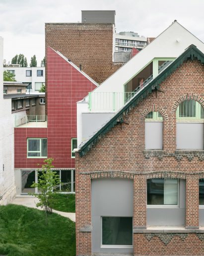 Exterior of Duchesse housing in Brussels by Notan Office
