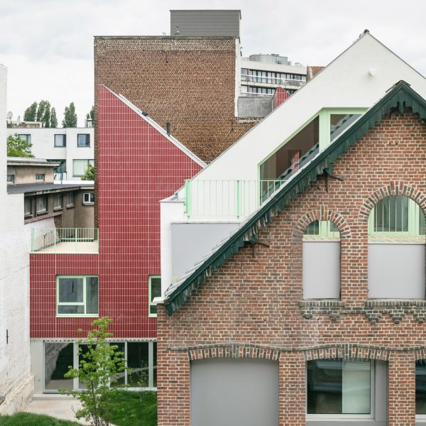 Exterior of Duchesse in Brussels by Notan Office