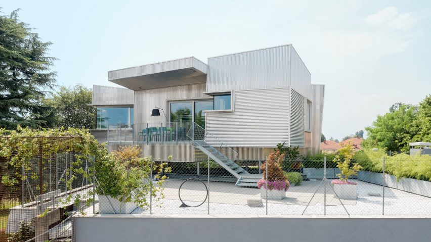 Photo of The Hole with the House Around