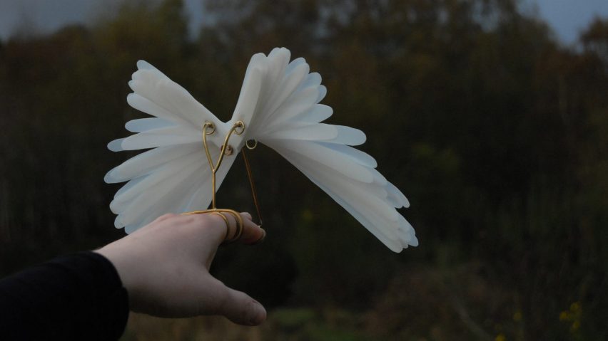 Sculptural ring reminiscent of a bird
