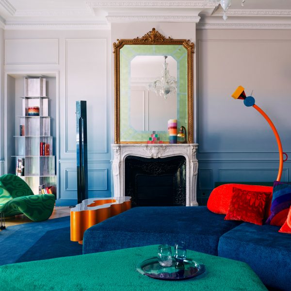 Parisian apartment by Uchronia