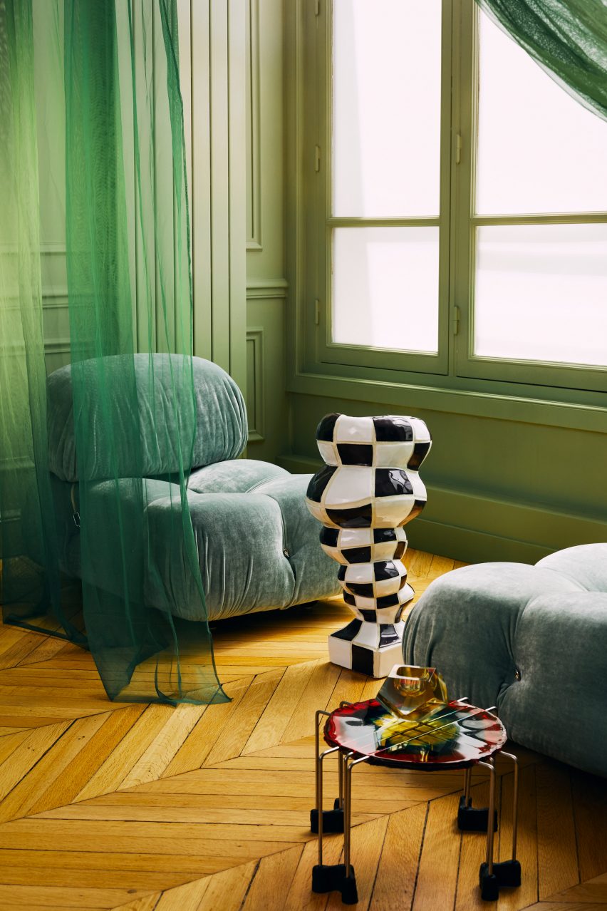 Parisian apartment by Uchronia