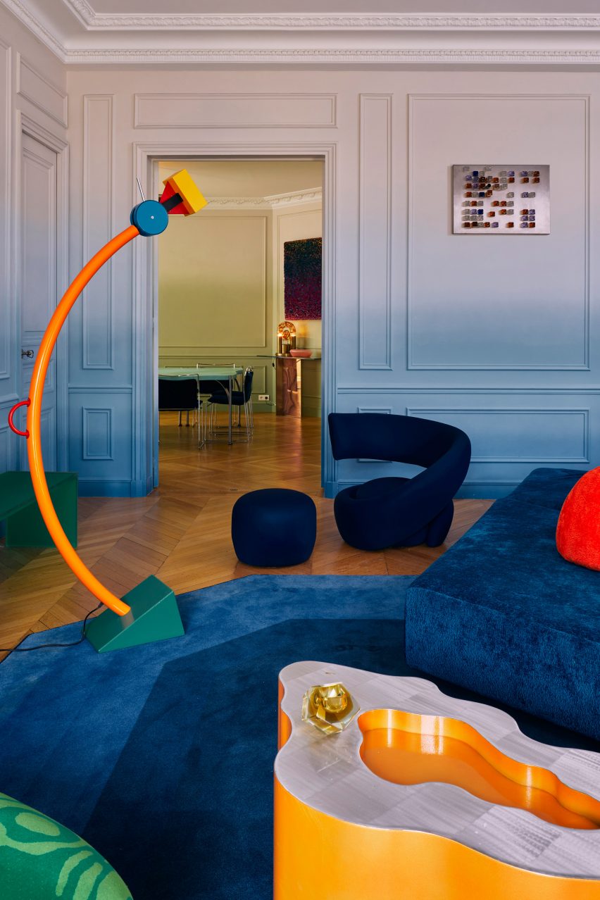 Parisian apartment by Uchronia