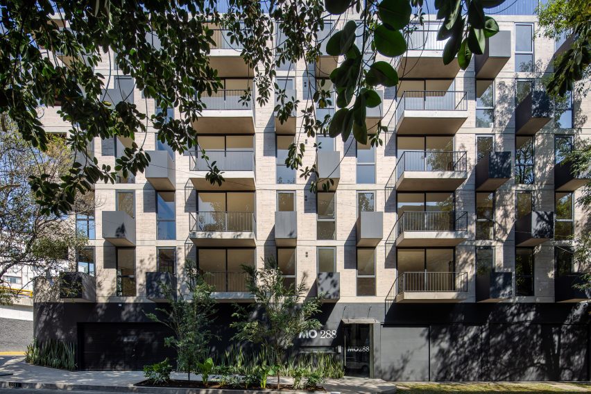 MO288 concrete building in Mexico City by HGR Arquitectos
