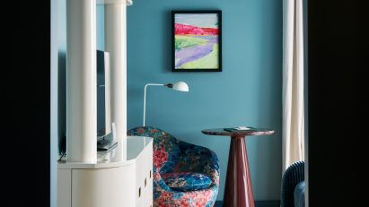 Hotel Genevieve in Louisville features colour-coordinated guest rooms