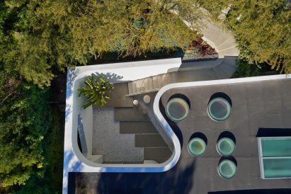 Curving concrete steps