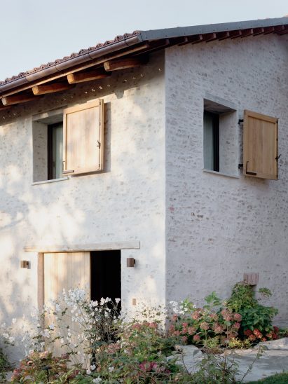 Exterior photo of Cascina