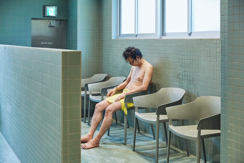 Komaeyu bathhouse by Schemata Architects