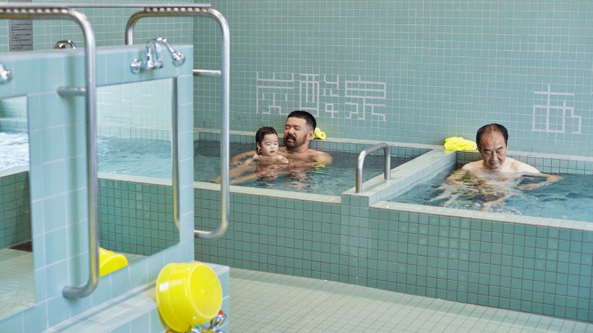 Visitors at Komaeyu bathhouse