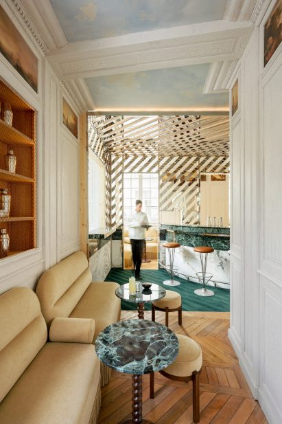Cocktail bar in Paris