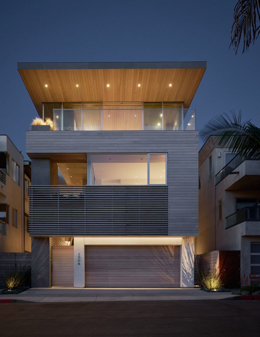 Exterior of a home in California by Montalba Architects