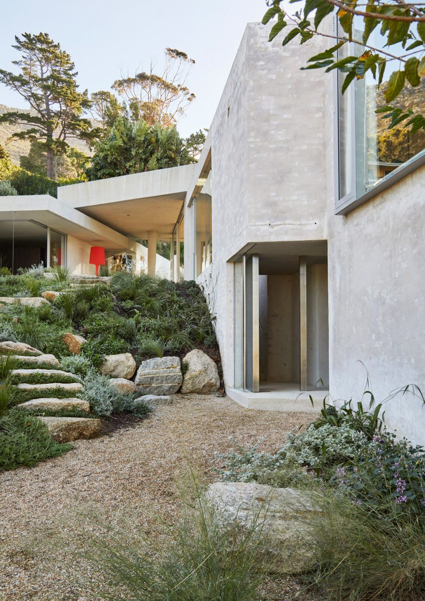 Entrance view of Mountain House by Chris van Niekerk