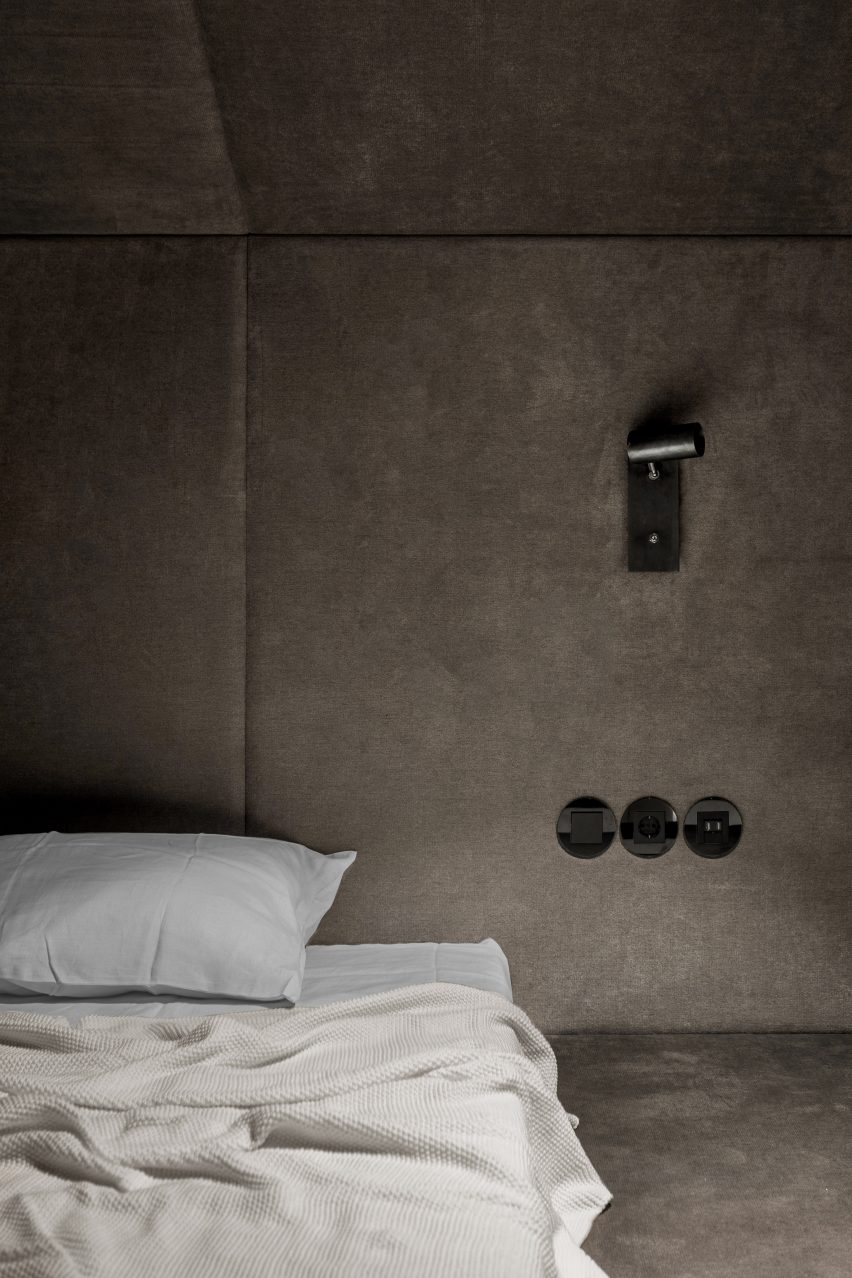 Detail of padded sleeping nook