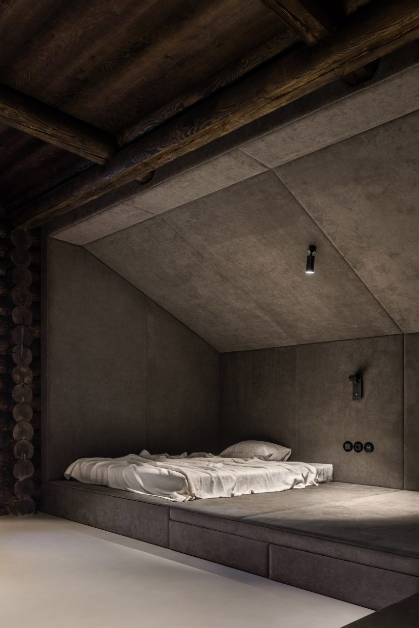 Photograph of padded sleeping nook