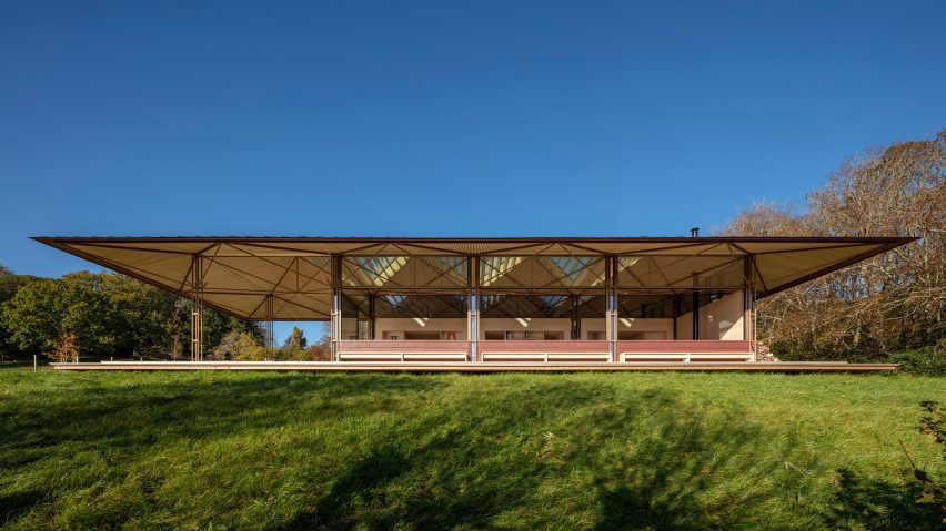 Exterior of Saltmarsh house by Niall McLaughlin
