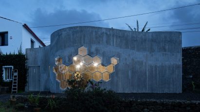 Exterior of Sculptor Studio by Bernardo Rodrigues Architecture