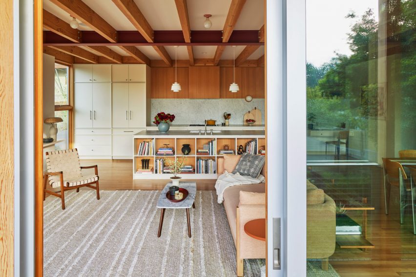 Silver Lake Tree House by And And And Studio