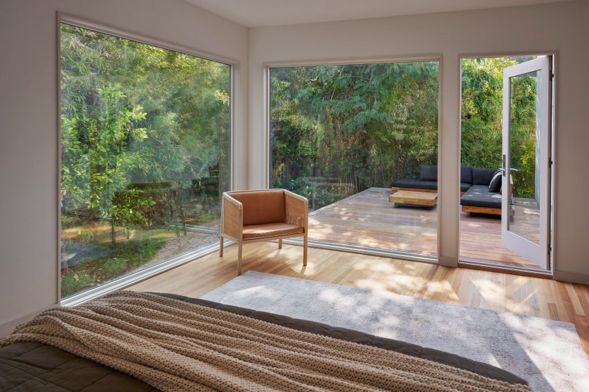 Silver Lake Tree House by And And And Studio