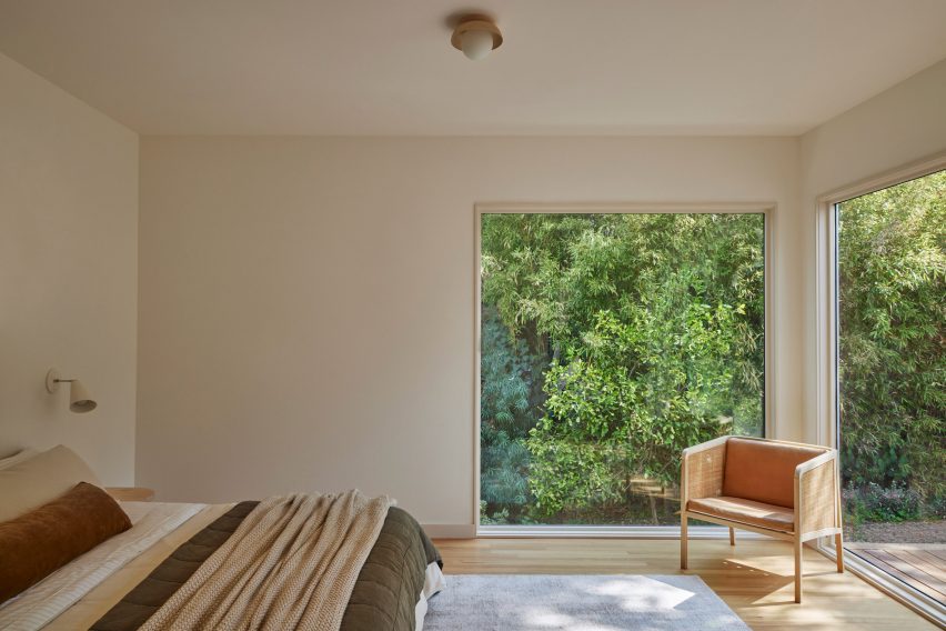 Silver Lake Tree House by And And And Studio