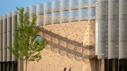 Chicago Park District Headquarters by John Ronan Architects with brick and aluminium facade