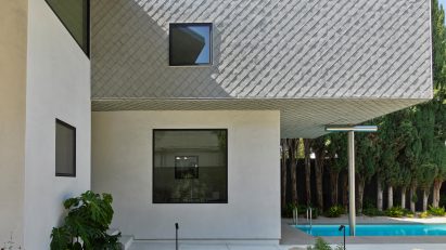 Bungalow extension in Los Angeles by The LADG
