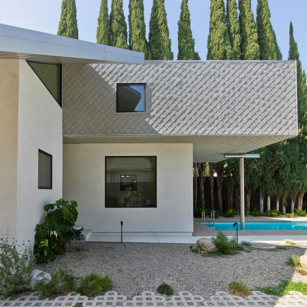 Bungalow extension in Los Angeles by The LADG
