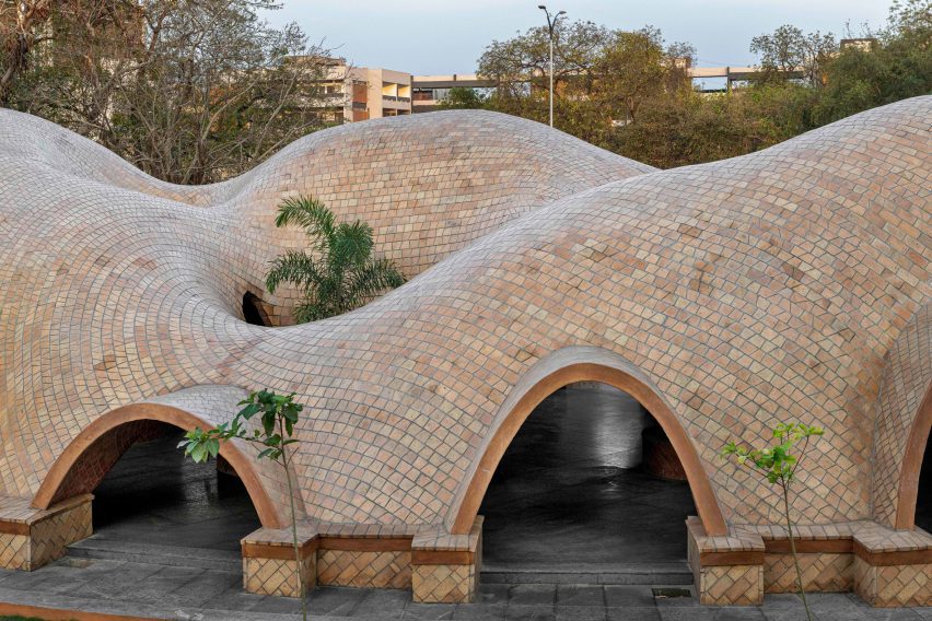 Tarang arts space by The Grid Architects in India