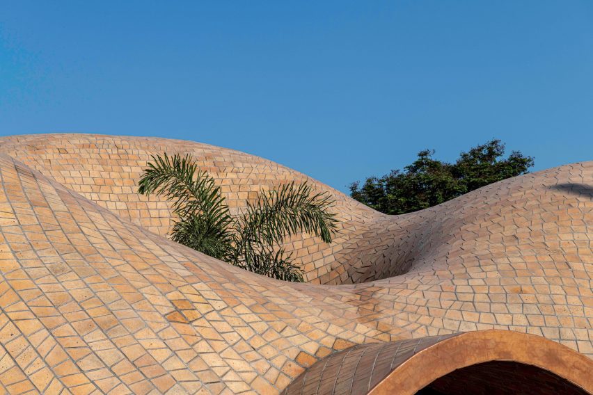 Tarang arts space by The Grid Architects in India