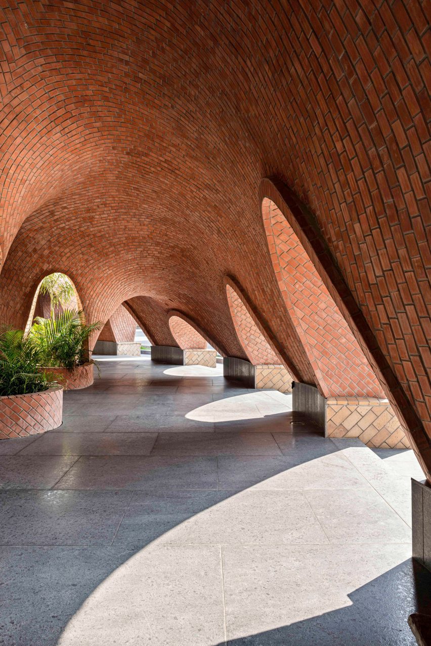 Tarang arts space by The Grid Architects in India