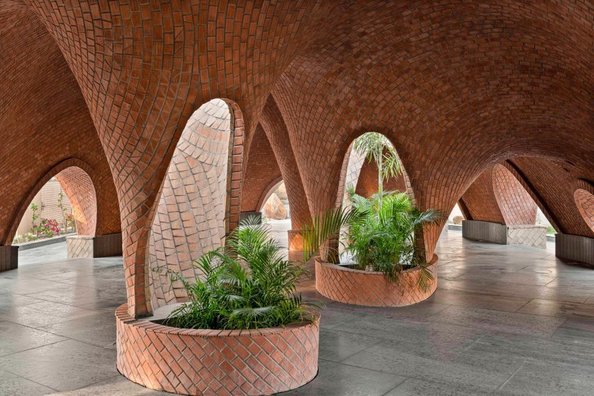 Tarang arts space by The Grid Architects in India